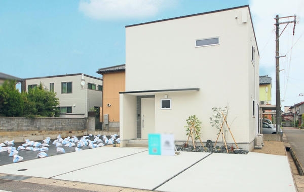 東区粟山2丁目　新築戸建