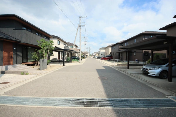 新潟市西区松美台の中古一戸建て