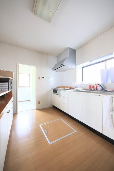 新潟市西区五十嵐３の町西の中古一戸建て