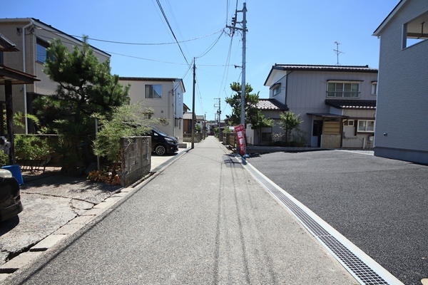 新潟市西区上新栄町２丁目の新築一戸建