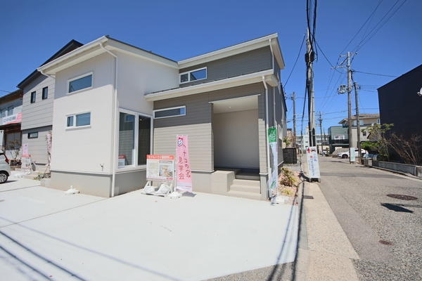 新潟市西区小針西２丁目の新築一戸建