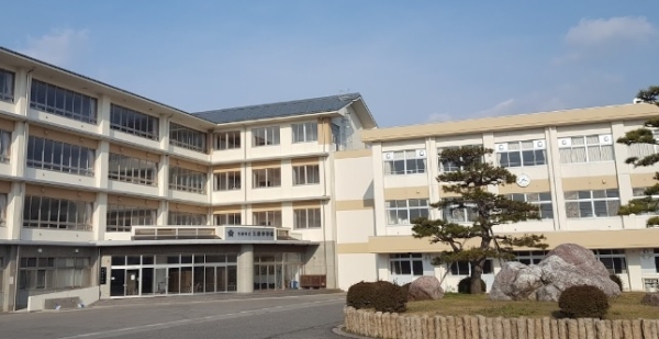 五泉市赤海1丁目の新築一戸建(五泉市立五泉中学校)