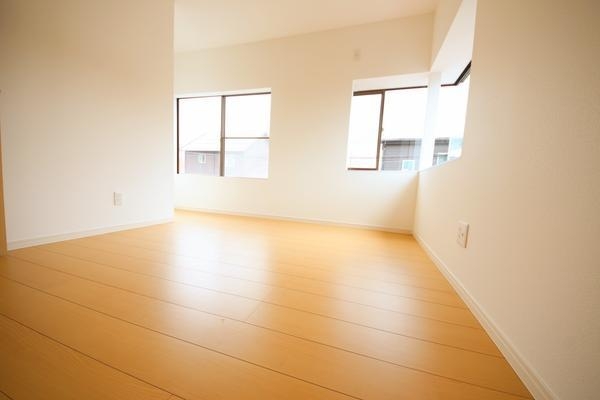 新潟市西区五十嵐１の町の中古一戸建て