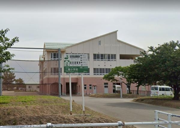 新発田市城北町2丁目の新築一戸建(新発田市立二葉小学校)