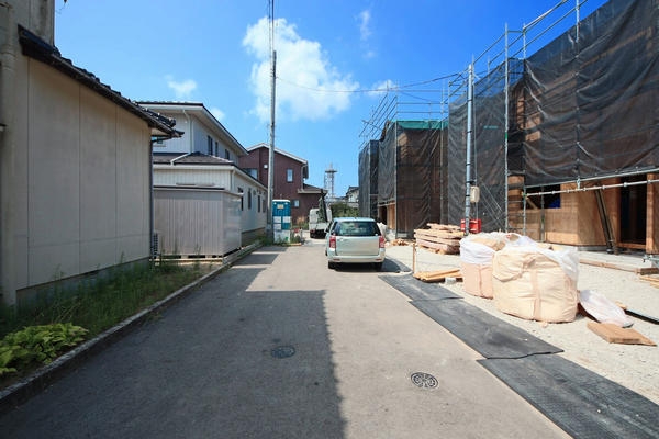 新潟市西区寺尾東３丁目の新築一戸建