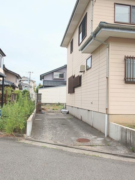 新潟市西区小針６丁目の中古一戸建て