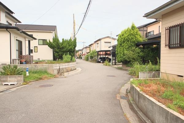 新潟市西区小針６丁目の中古一戸建て