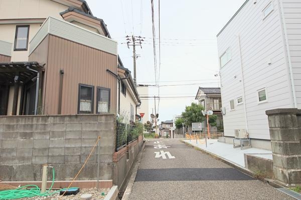 新潟市西区西小針台２丁目の新築一戸建