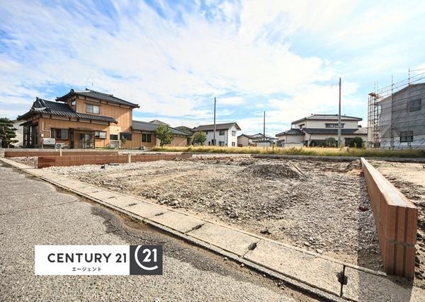 新発田市諏訪町３丁目の新築一戸建