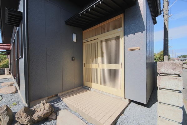 新潟市東区河渡3丁目の中古一戸建て(玄関)