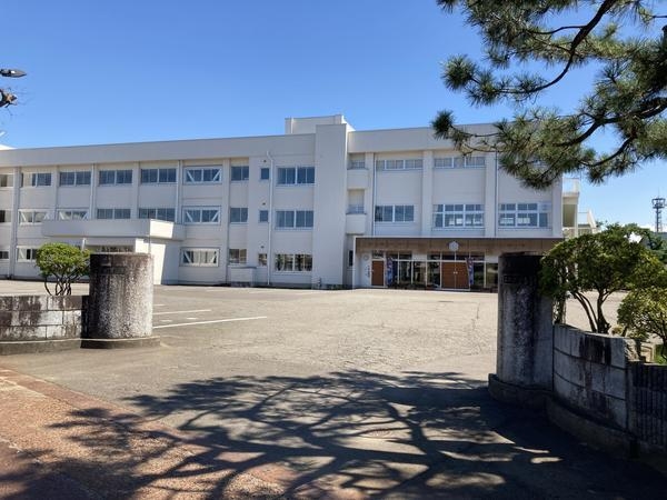 長岡市摂田屋1丁目　新築戸建(長岡市立上組小学校)