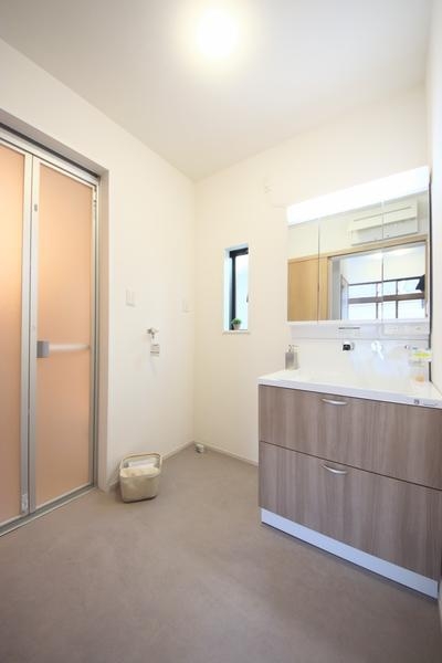 新潟市西区小新西２丁目の中古一戸建て