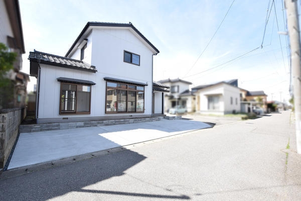 新潟市西区鳥原の中古一戸建て