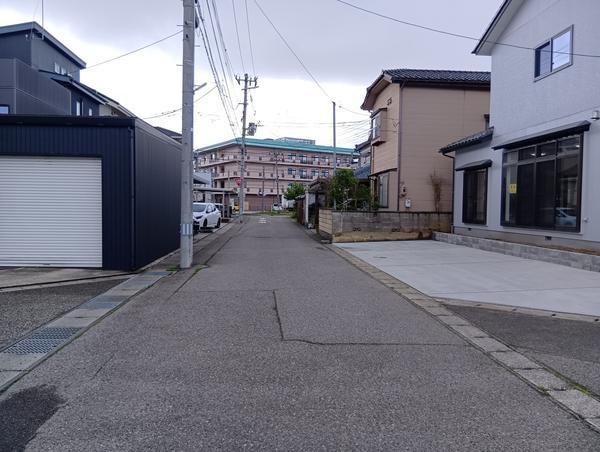 新潟市西区鳥原の中古一戸建て