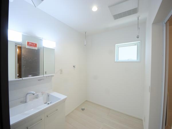 長岡市寿3丁目２　新築戸建