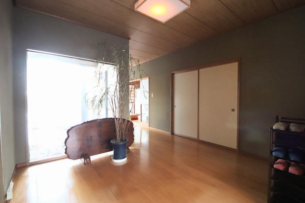 西区小針南台　中古戸建