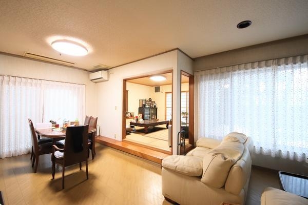 新潟市西区小針南台の中古一戸建て