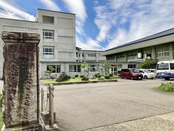 燕市佐渡　平屋　新築戸建(燕市立燕中学校)
