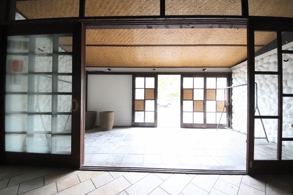 西区大学南2丁目　店舗