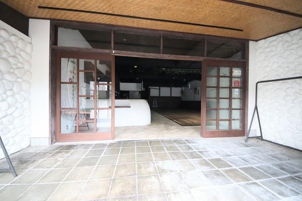 西区大学南2丁目　店舗