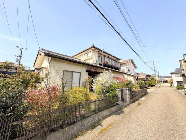 新潟市西区五十嵐中島４丁目の中古一戸建て