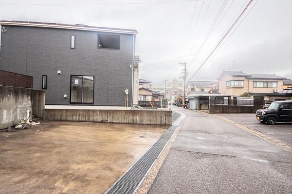 東区白銀第6　2号棟　(全2棟)