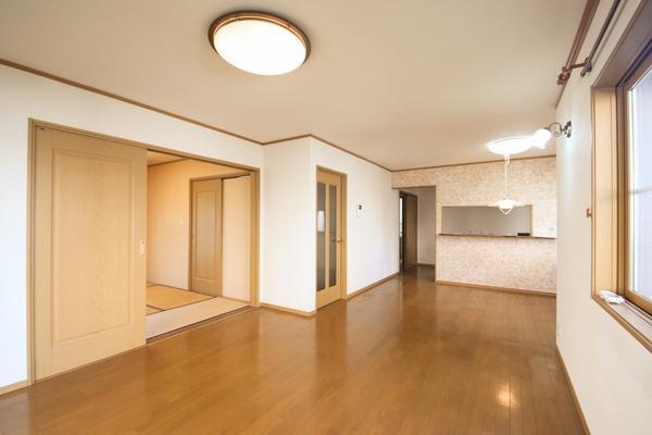 東区新松崎3丁目　中古戸建