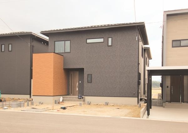 新発田市東新町4丁目　2号棟　全4棟