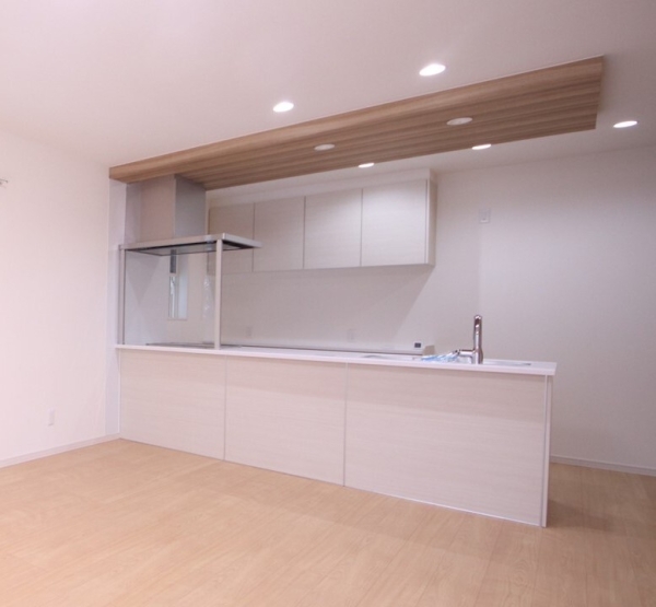 中央区長潟3丁目II　A棟　新築戸建