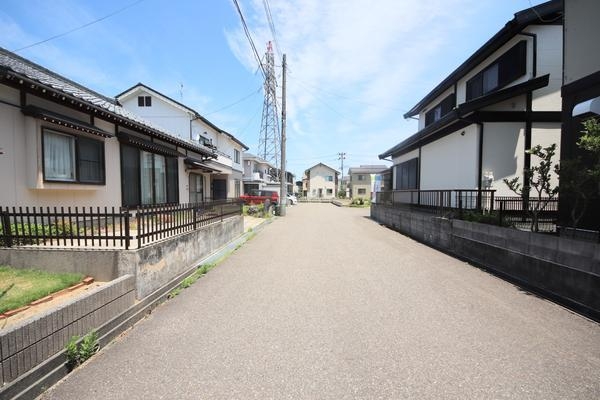 新潟市西区内野西２丁目の中古一戸建て