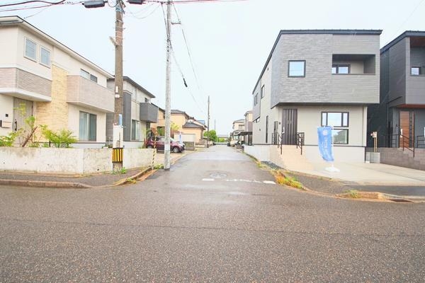西区小針1丁目　A棟　新築戸建