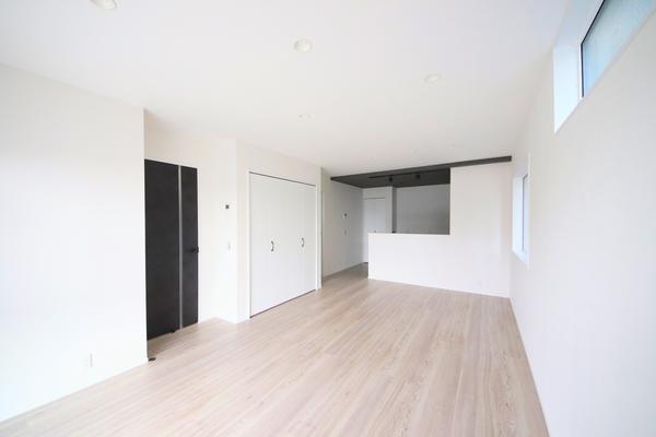 西区小針1丁目　A棟　新築戸建