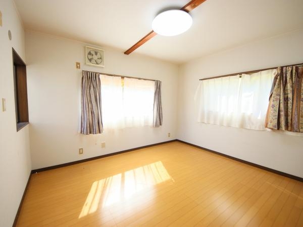 新潟市西区五十嵐３の町西の中古一戸建て