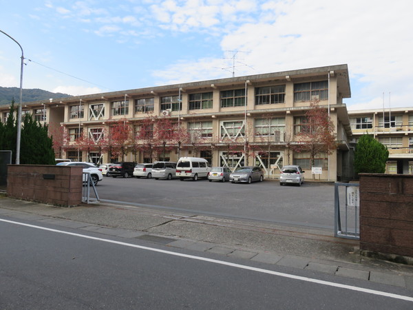 岩国市川西３丁目の土地(山口県立岩国高校)