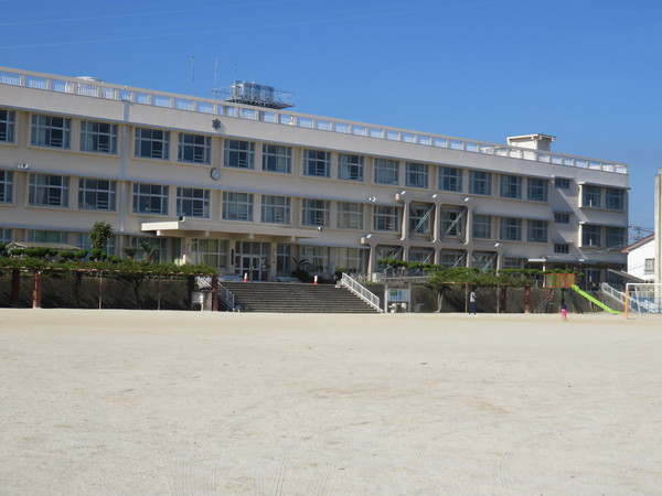 岩国市尾津町２丁目の土地(岩国市立愛宕小学校)