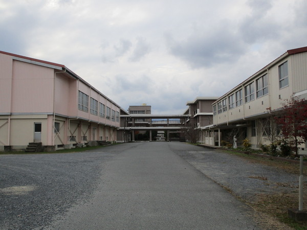 岩国市周東町下久原の土地(岩国市立周東中学校)