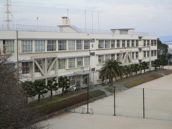 岩国市青木町3丁目の中古一戸建て(岩国市立灘中学校)
