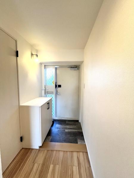 日商岩井三郷マンション(玄関)