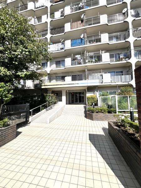 日商岩井三郷マンション(エントランス)