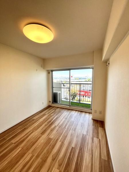 日商岩井三郷マンション(洋室)