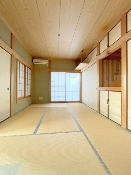 草加市手代2丁目　戸建