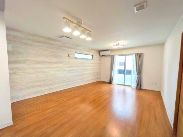 吉川市吉川2丁目　戸建