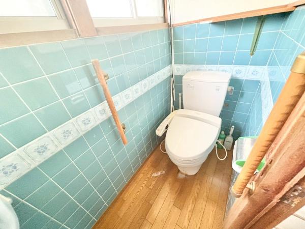 堺市西区草部の中古一戸建て(トイレ)