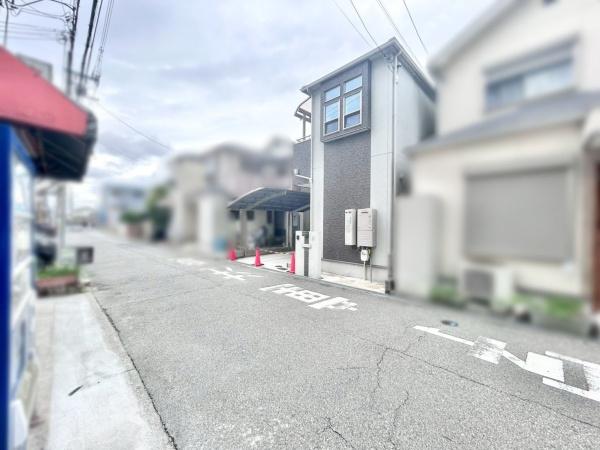 松原市天美南1丁目の中古一戸建て(前面道路含む現地写真)