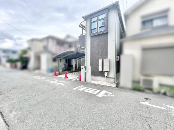 松原市天美南1丁目の中古一戸建て(前面道路含む現地写真)