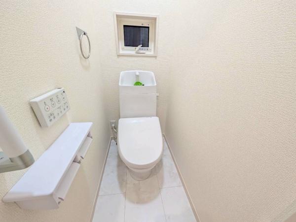 堺市北区野遠町の新築一戸建(トイレ)