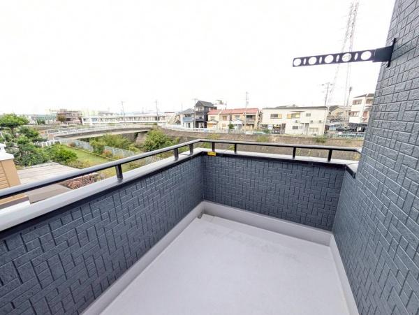 堺市北区野遠町の新築一戸建(バルコニー)