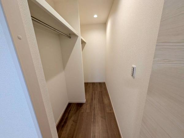 堺市北区野遠町の新築一戸建(収納)