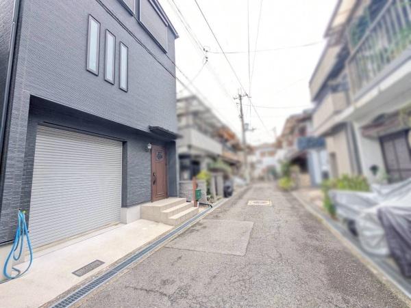松原市三宅中3丁目の中古一戸建て(前面道路含む現地写真)