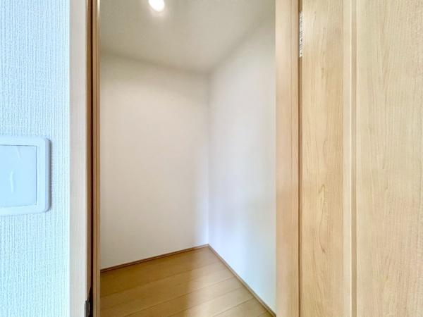 堺市東区日置荘西町1丁の新築一戸建(収納)